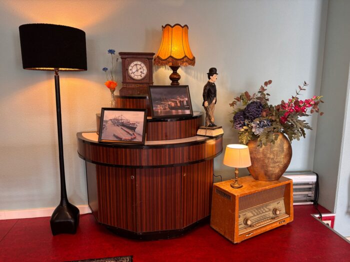 Berlin vintage display halfrond L120xB70xH105 - excl verlichting - Afbeelding 2