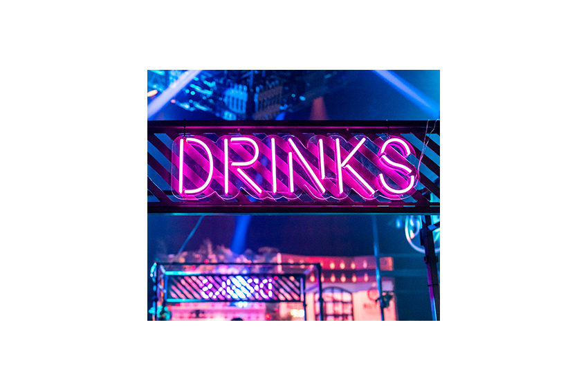 LED neon reclamebord ‘DRINKS’ RGB L97xB3xH27