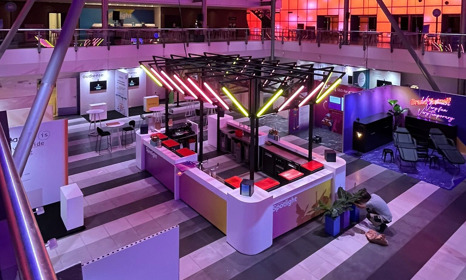 semrush – in passenger terminal amsterdam styling boozed